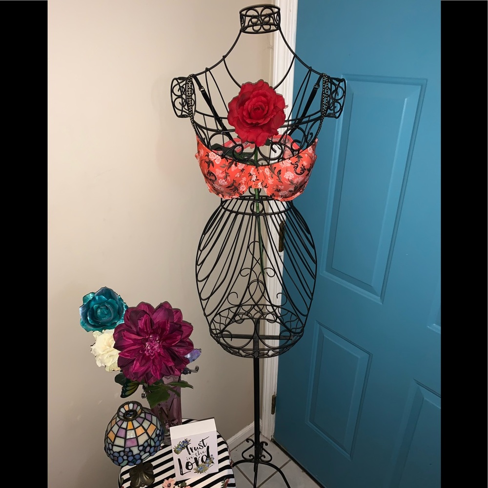 💜🌺 Set of 2 Bras by XOXO Stud Strap 38C🌺💜